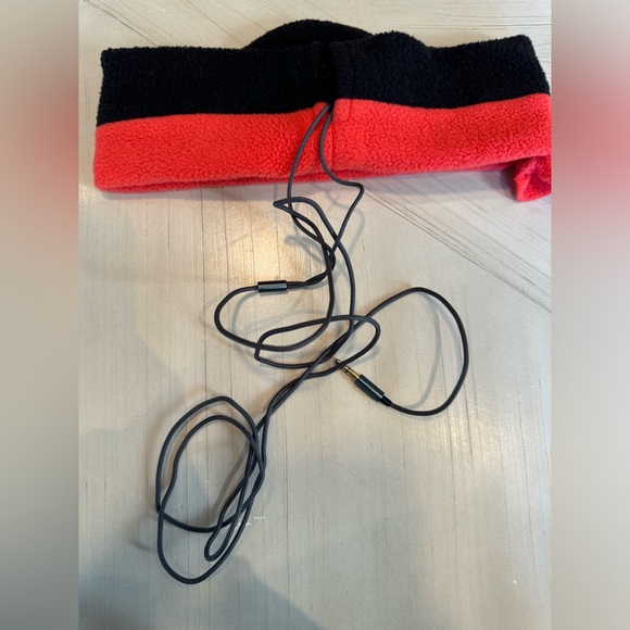 Kids Volume-Limited Headphones – Pirate Fleece Headband by CozyPhones - Picture 6 of 8